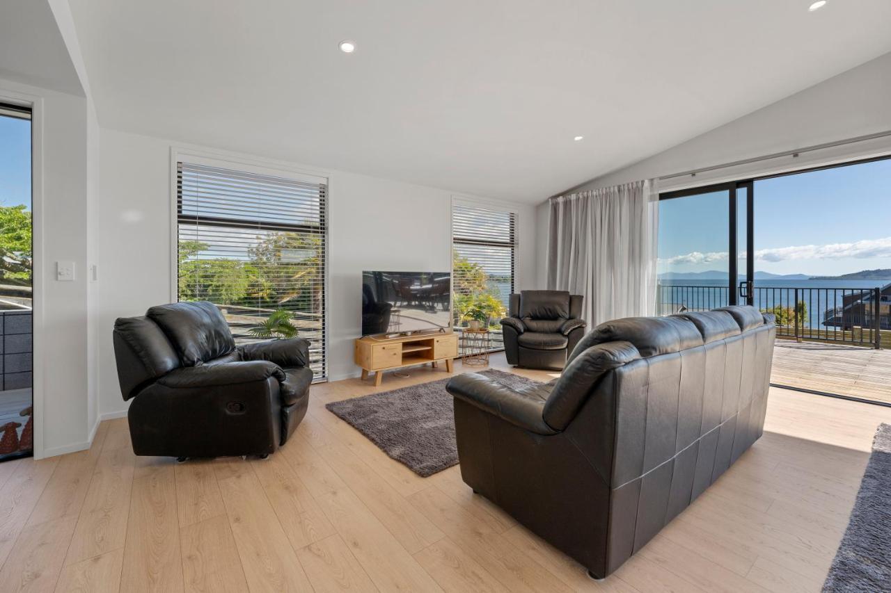 Lakeview Terrace - Taupo Holiday Home Exterior photo