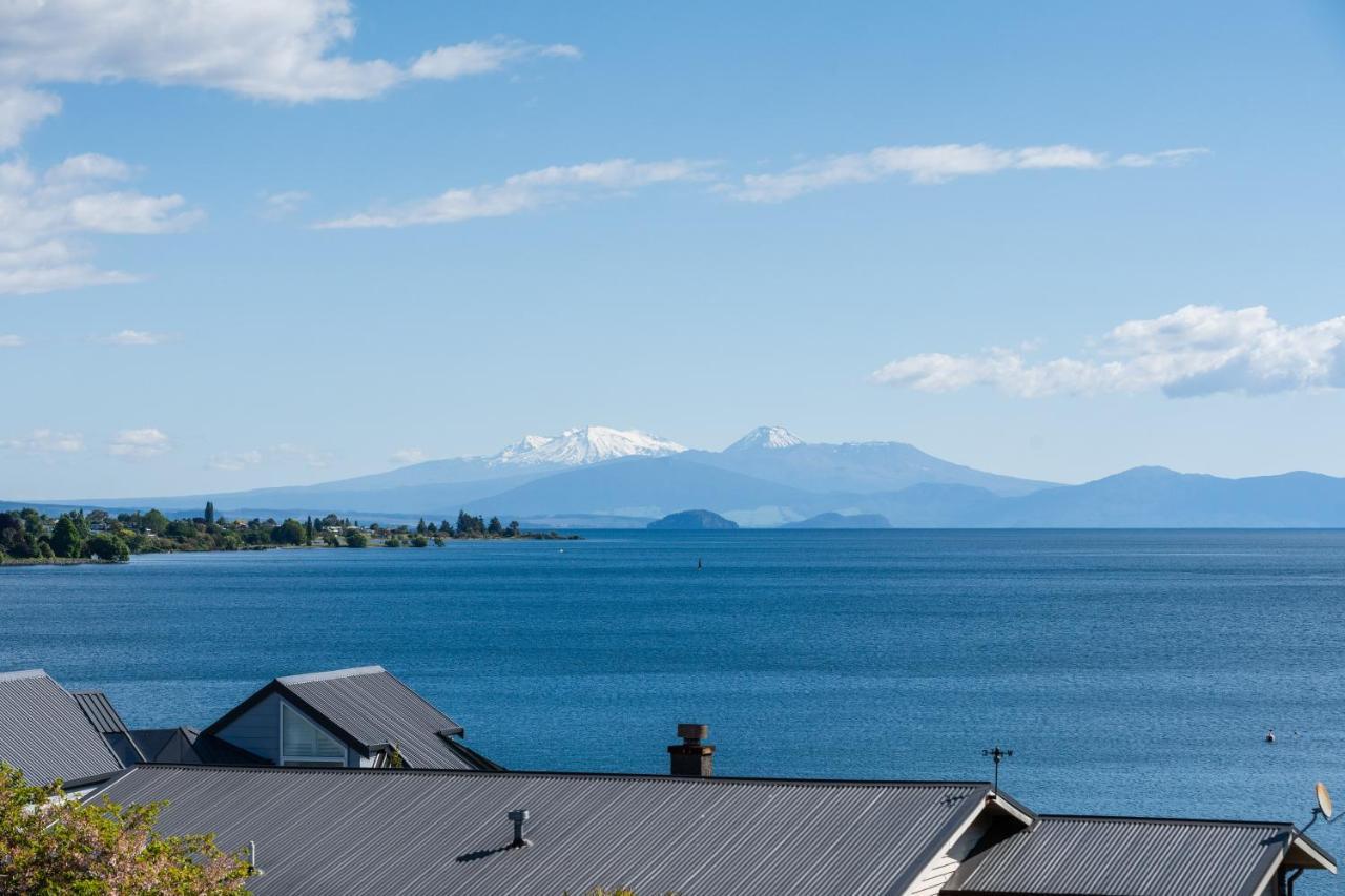 Lakeview Terrace - Taupo Holiday Home Exterior photo