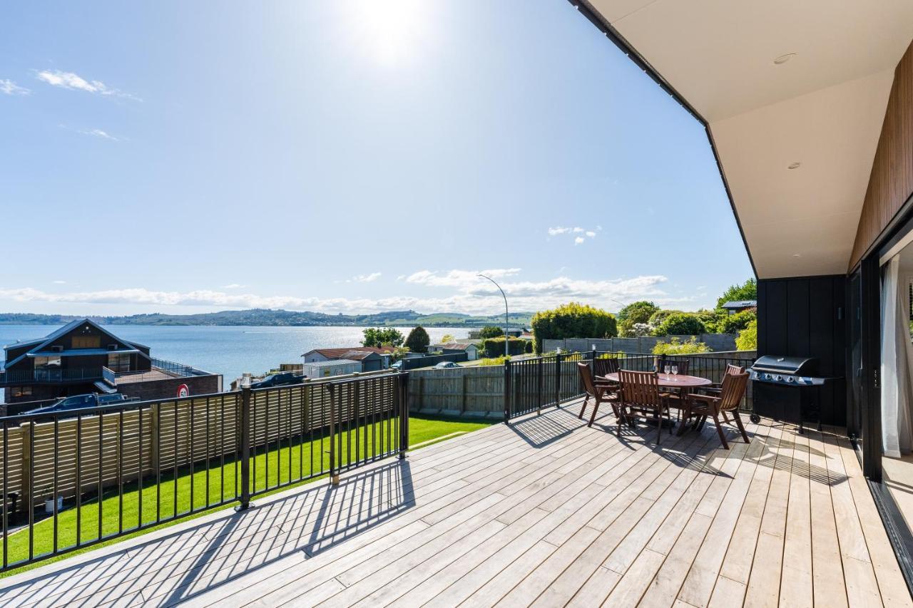Lakeview Terrace - Taupo Holiday Home Exterior photo
